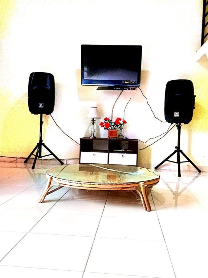 Villa Brastagi Resort Jalan Mimpin Tua Blok C No. 41 Berastagi Eksteriør billede